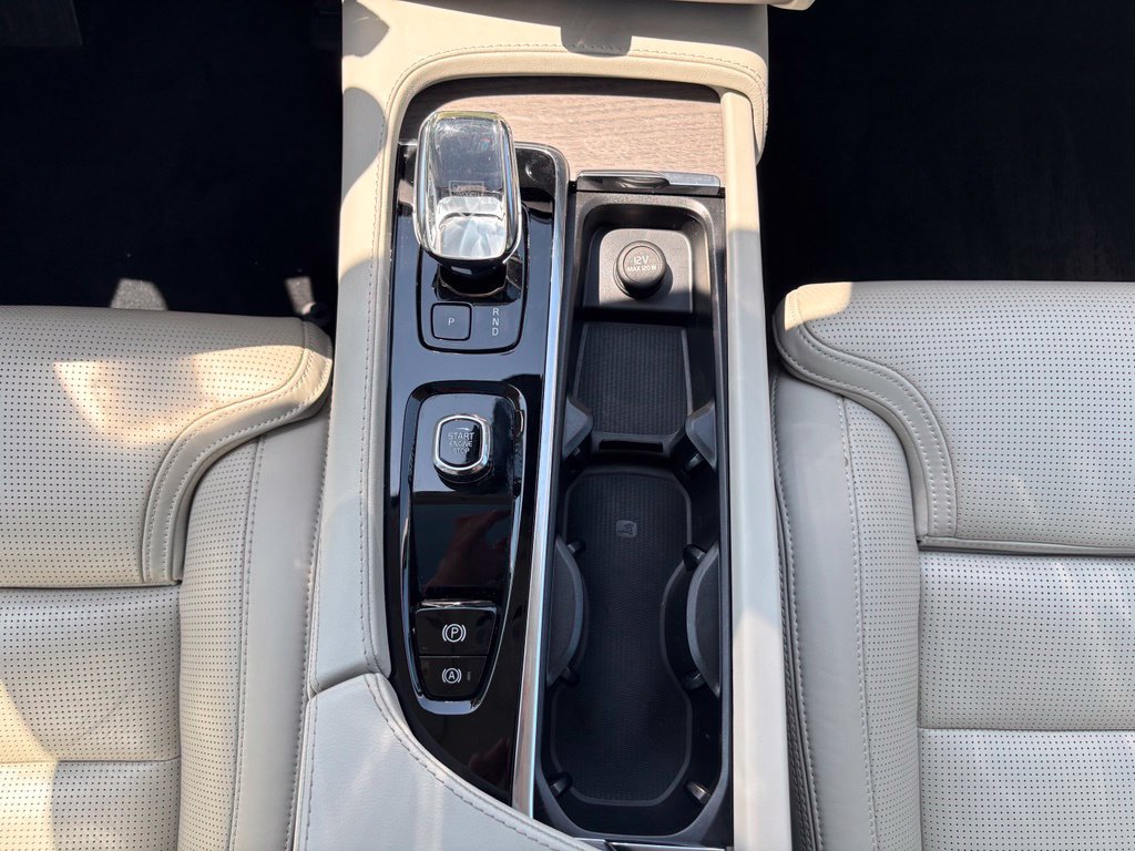 Certified 2023 Volvo XC90 T8 Ultimate w/ Lounge Package AWD/4WD image 31