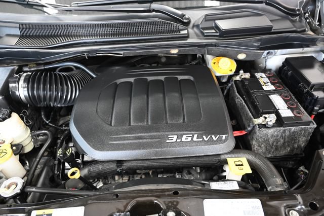 Used 2017 Dodge Grand Caravan SXT FWD image 32