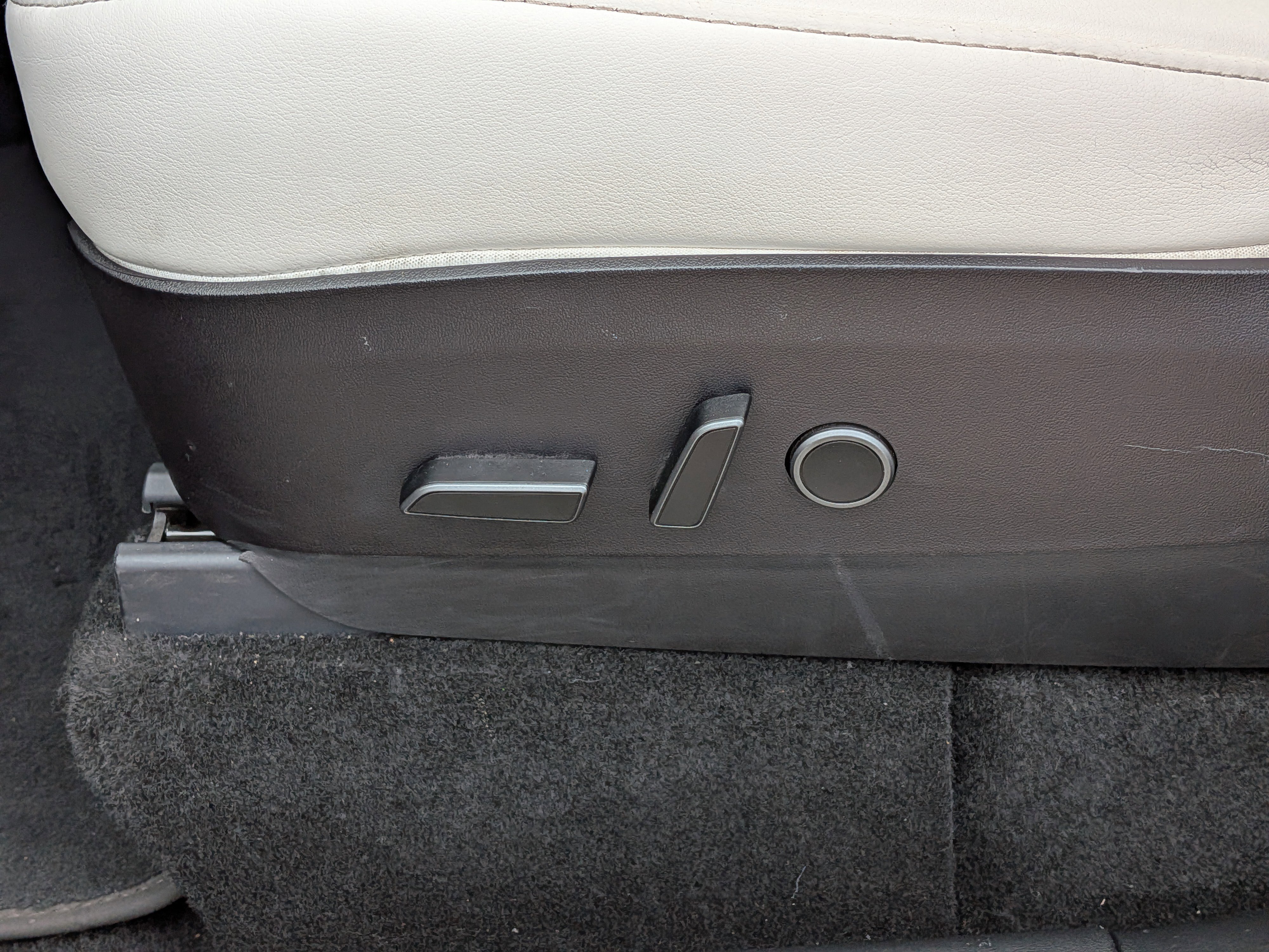 Used 2022 Tesla Model Y Performance image 22