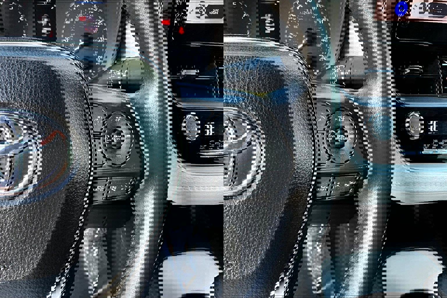 Used 2024 Toyota Corolla SE FWD image 12