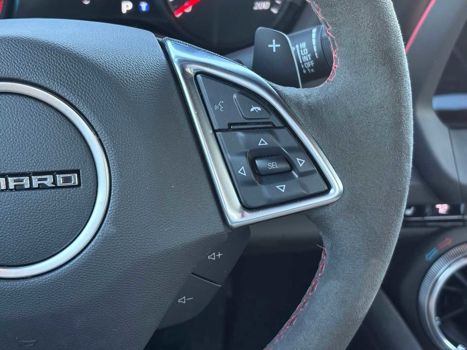 Used 2018 Chevrolet Camaro ZL1 image 21