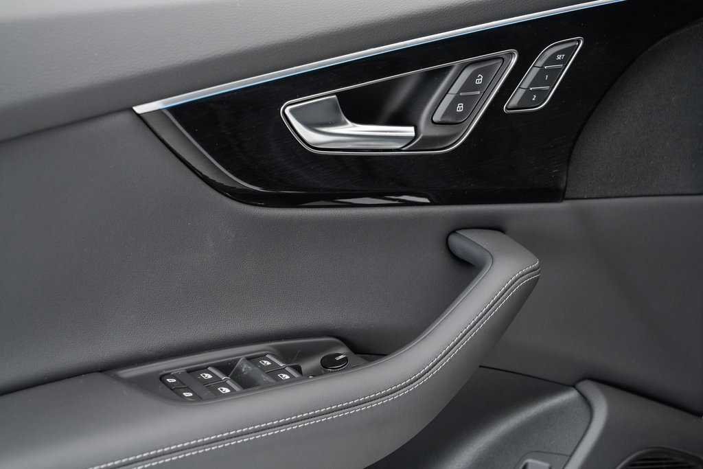 Used 2025 Audi Q8 Premium Plus w/ Premium Plus Package image 10