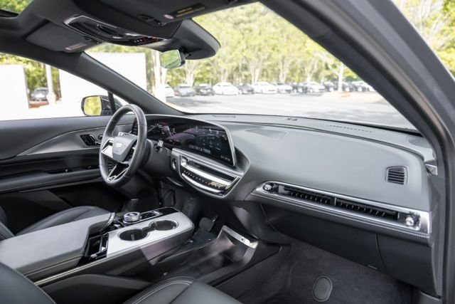 Used 2024 Cadillac Lyriq Tech RWD image 26