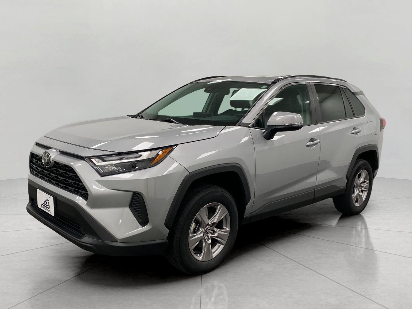 Used 2025 Toyota RAV4 XLE AWD/4WD image 9