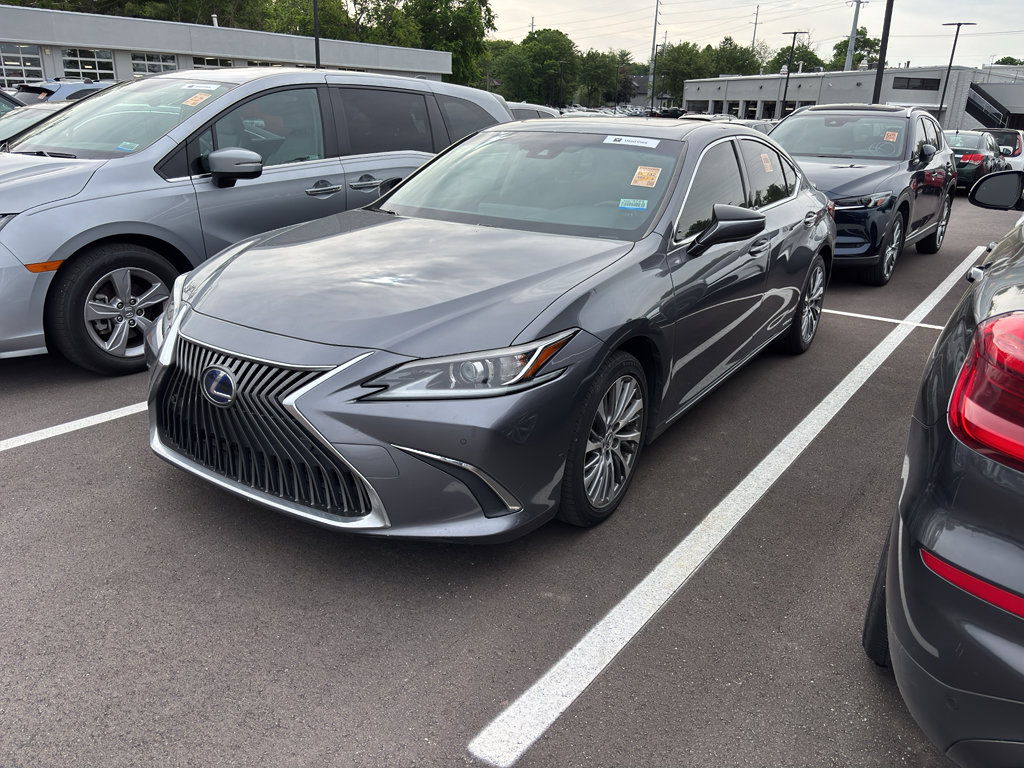 Used 2019 Lexus ES 300h w/ Premium Package FWD image 2