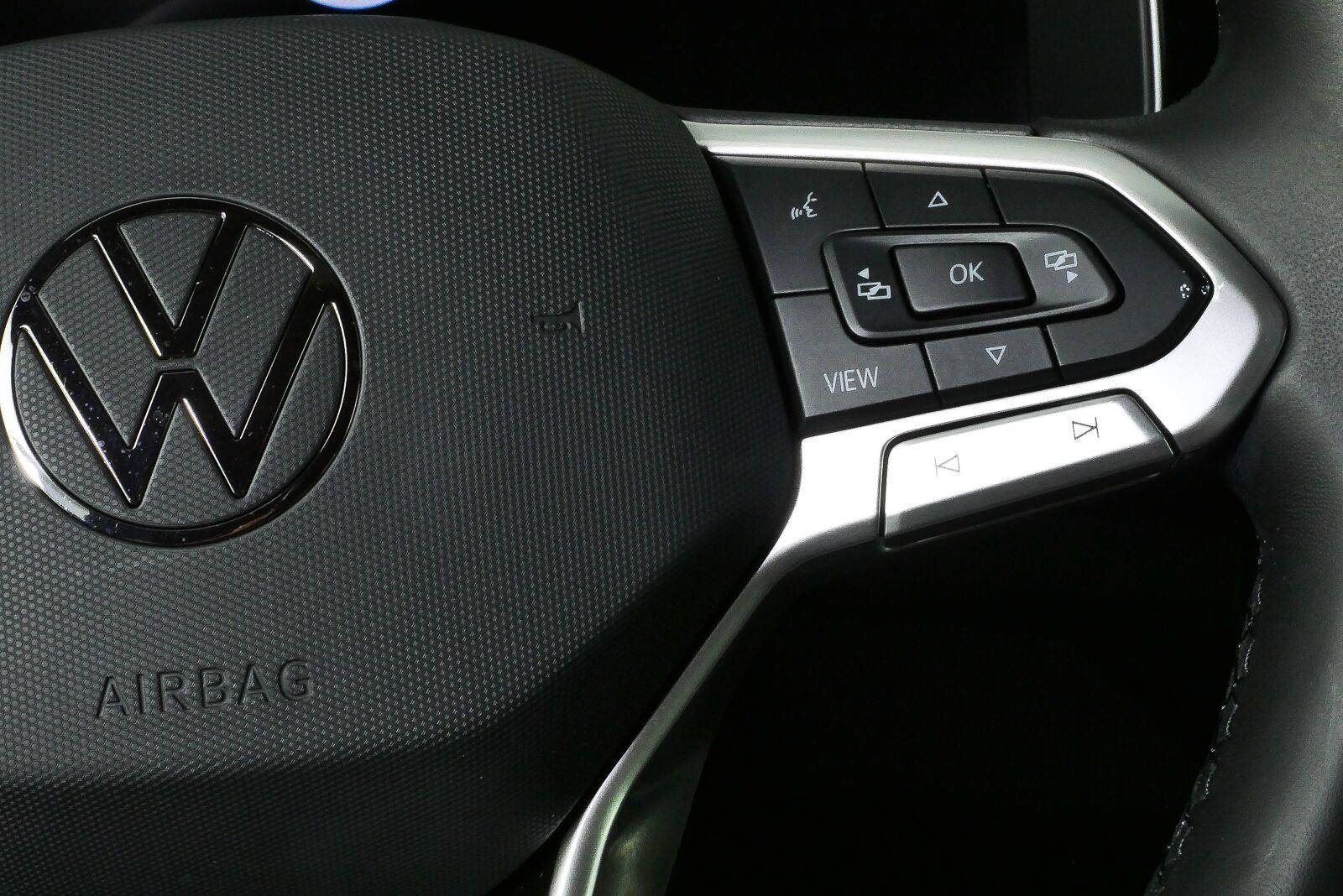 Certified 2025 Volkswagen Jetta Sport FWD image 13