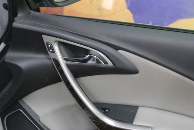 Used 2017 Buick Verano FWD image 9