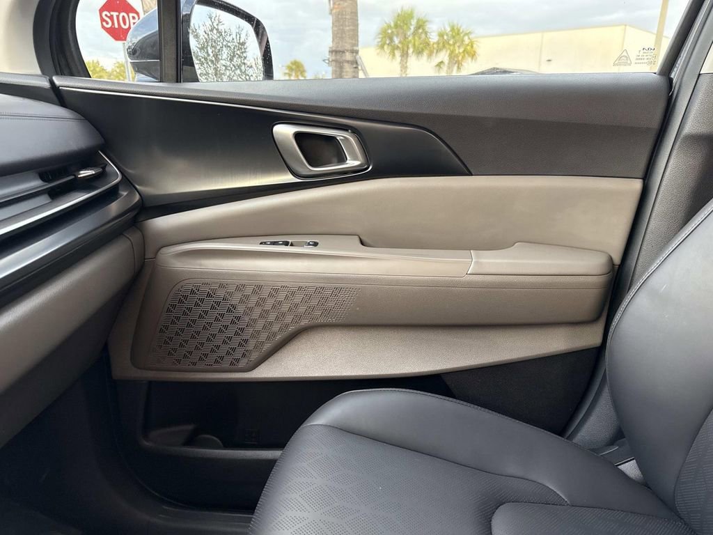 Used 2026 Kia Carnival image 26