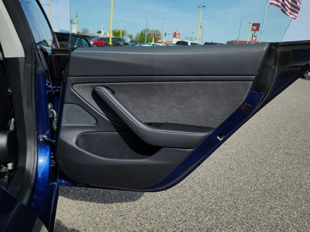 Used 2018 Tesla Model 3 Long Range AWD/4WD image 29