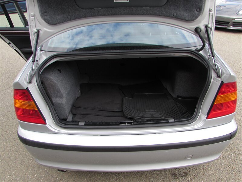 Used 2003 BMW 325i Sedan RWD image 24