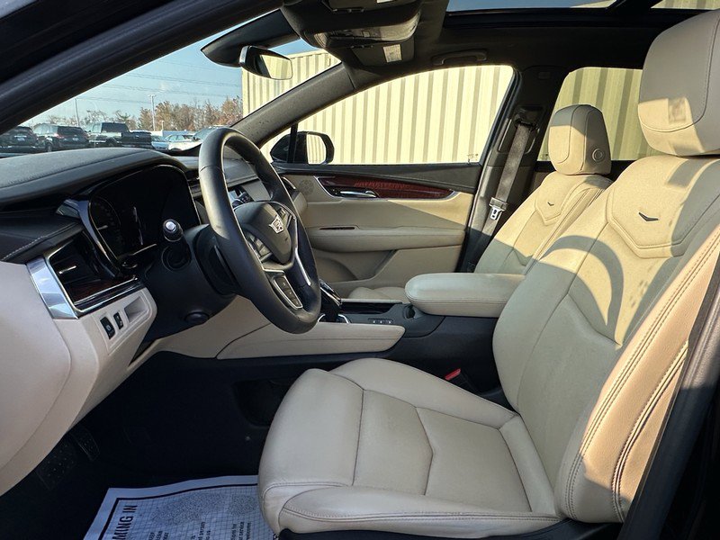 Used 2018 Cadillac XT5 Premium Luxury w/ Driver Assist Package image 19