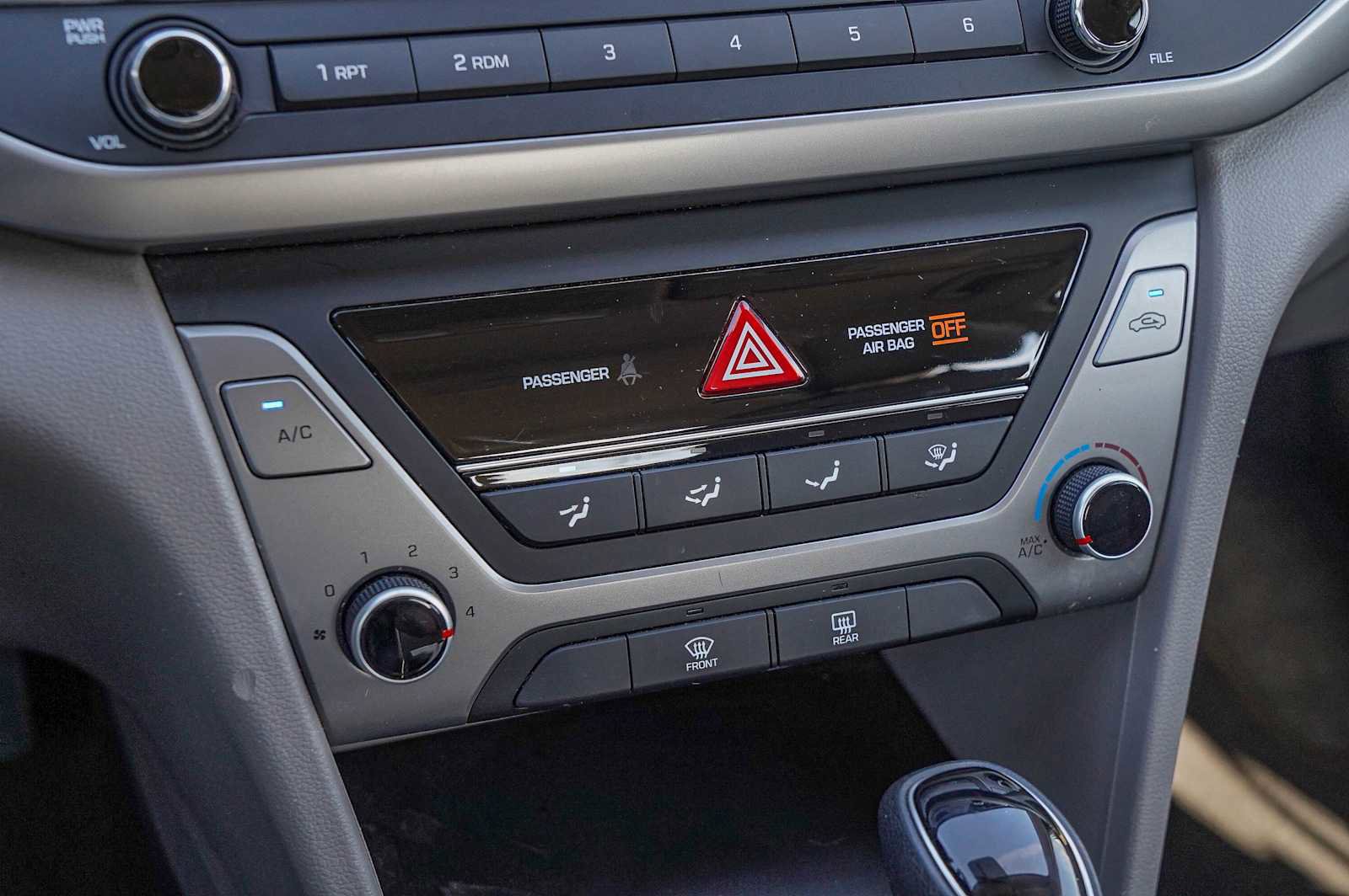 Used 2017 Hyundai Elantra SE image 19