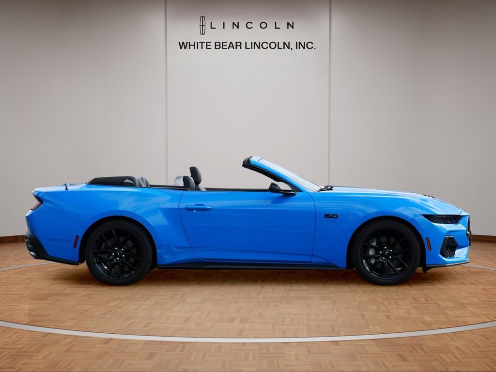 Used 2025 Ford Mustang GT Premium RWD image 4