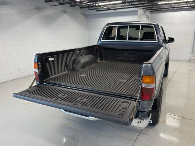 Used 1992 Toyota Pickup SR5 AWD/4WD image 9