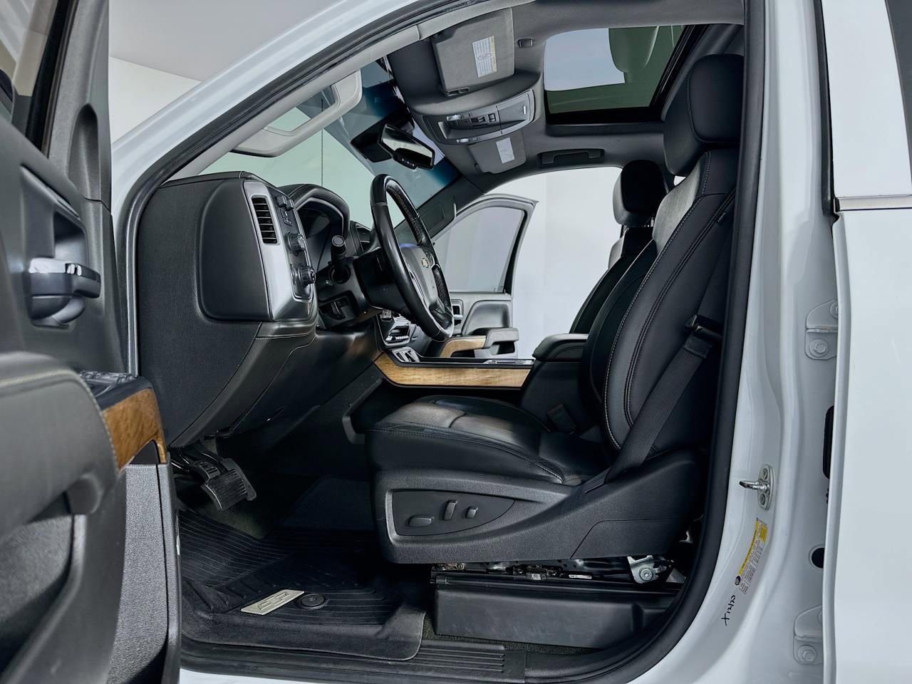 Used 2018 Chevrolet Silverado 2500 LTZ w/ Duramax Plus Package image 29