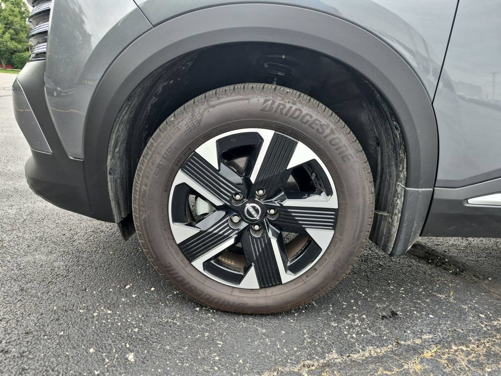 Used 2026 Nissan Kicks SV AWD/4WD image 9