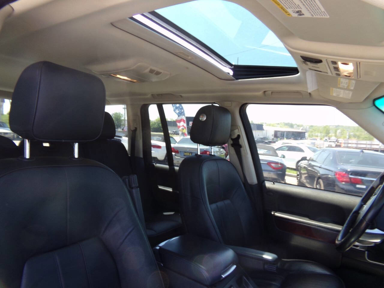 Used 2012 Land Rover Range Rover HSE image 24