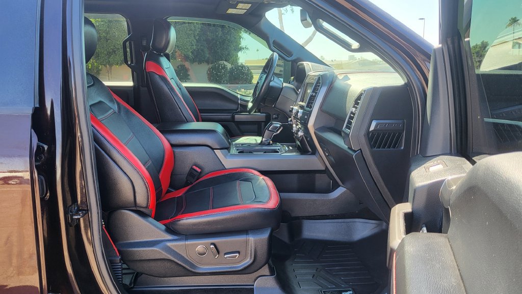 Used 2018 Ford F150 Lariat w/ Equipment Group 502A Luxury AWD/4WD image 19