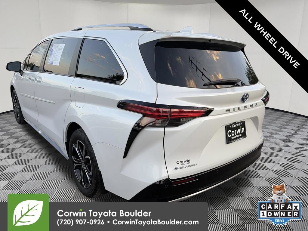 Used 2025 Toyota Sienna Platinum AWD/4WD image 6