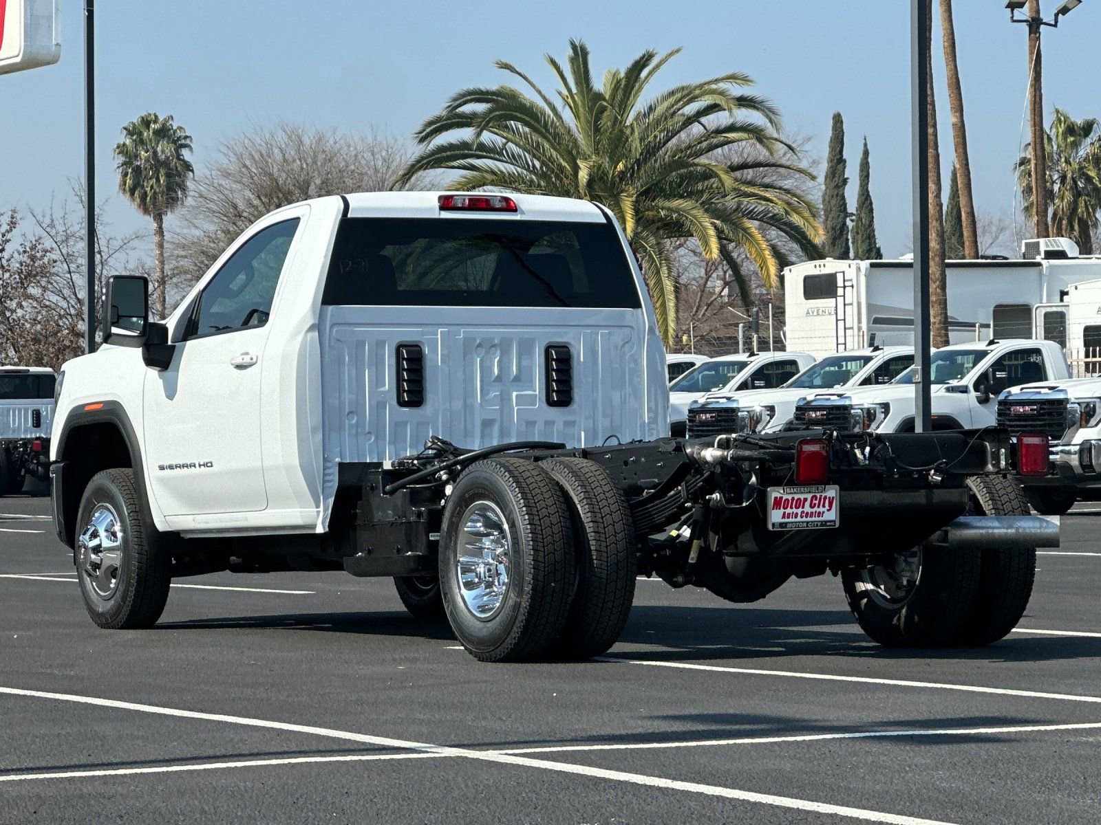New 2026 GMC Sierra 3500 SLE w/ SLE Convenience Package RWD image 6