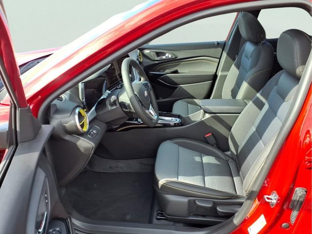 New 2026 Chevrolet Trax LT w/ Sunroof Package image 16