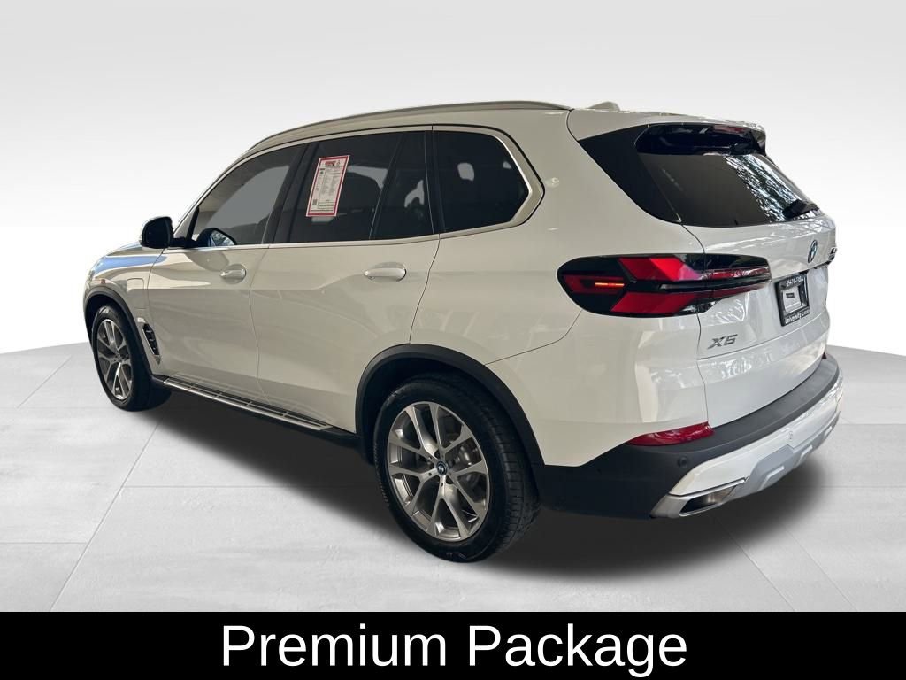 Used 2025 BMW X5 xDrive50e image 5