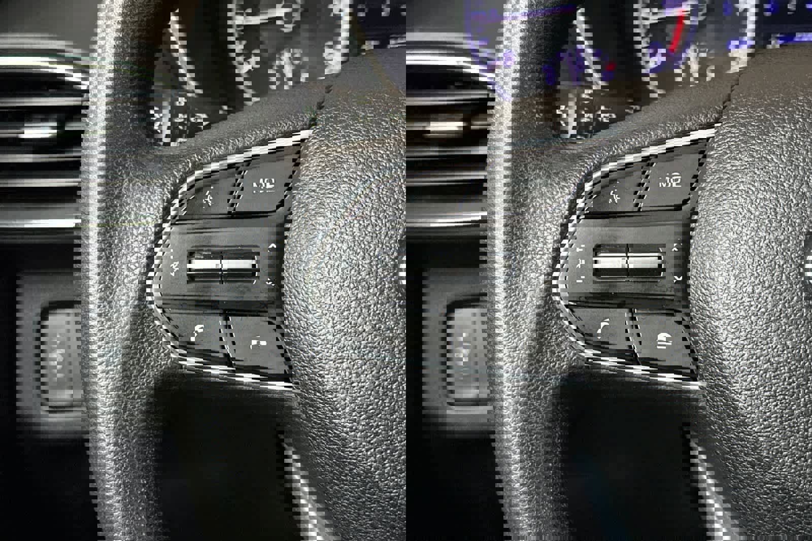 Used 2019 Hyundai Santa Fe SE image 24