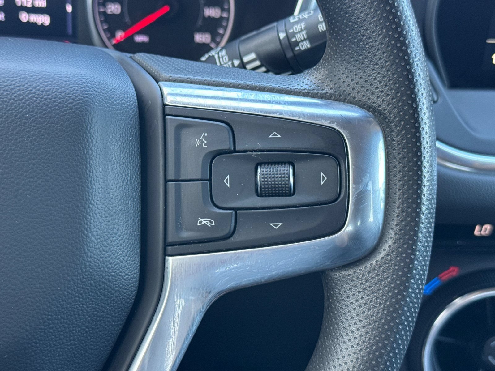 Used 2023 Chevrolet Blazer LT FWD image 30