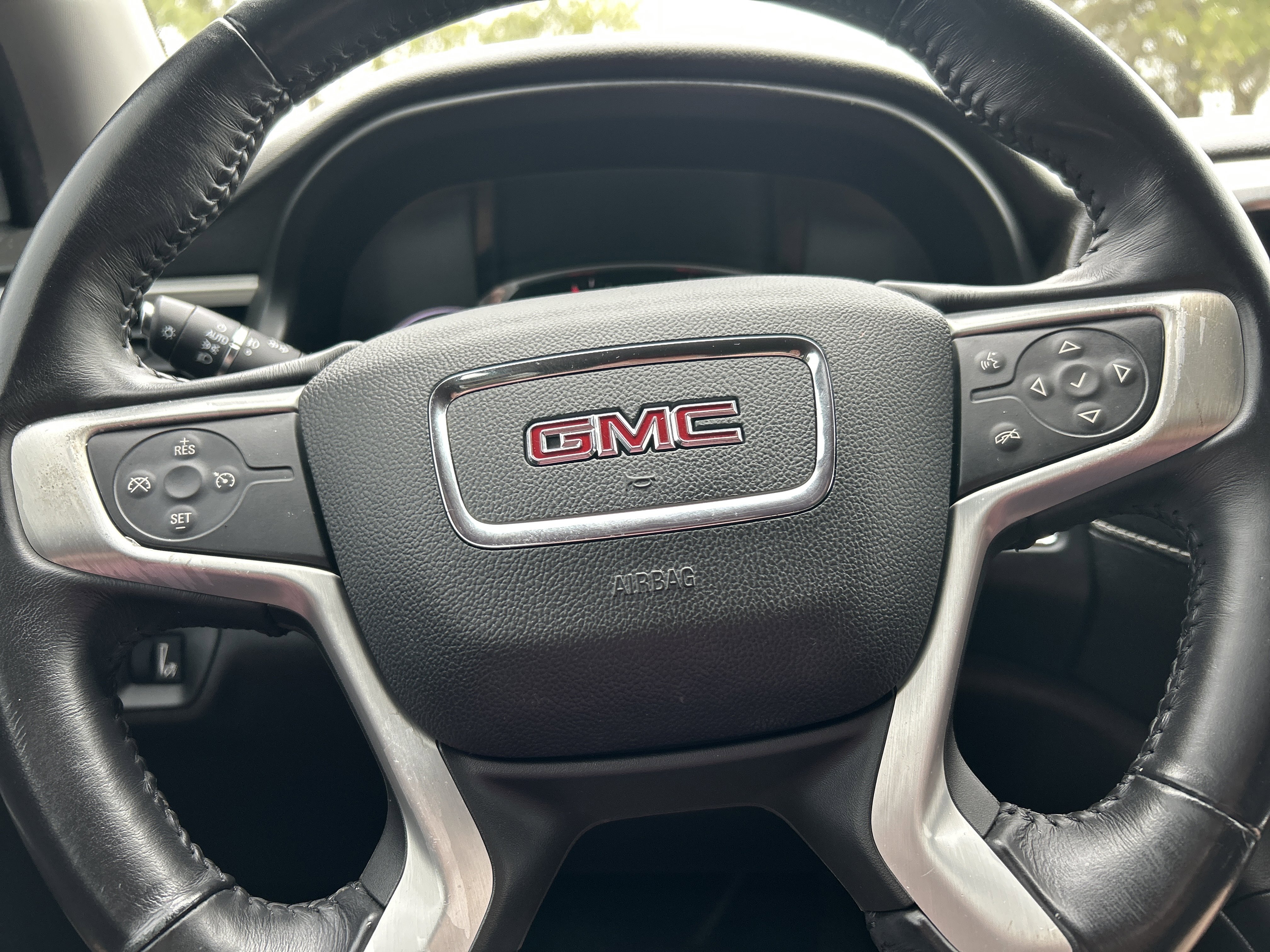 Used 2018 GMC Acadia SLT image 23