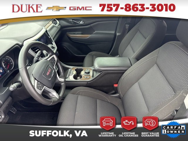 Used 2023 GMC Acadia SLE w/ Driver Convenience Package image 3