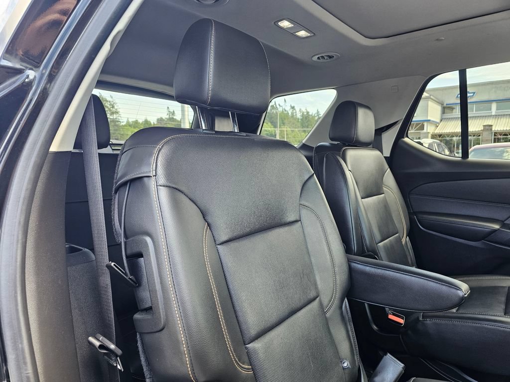 Used 2021 Chevrolet Traverse Premier w/ Redline Edition AWD/4WD image 13