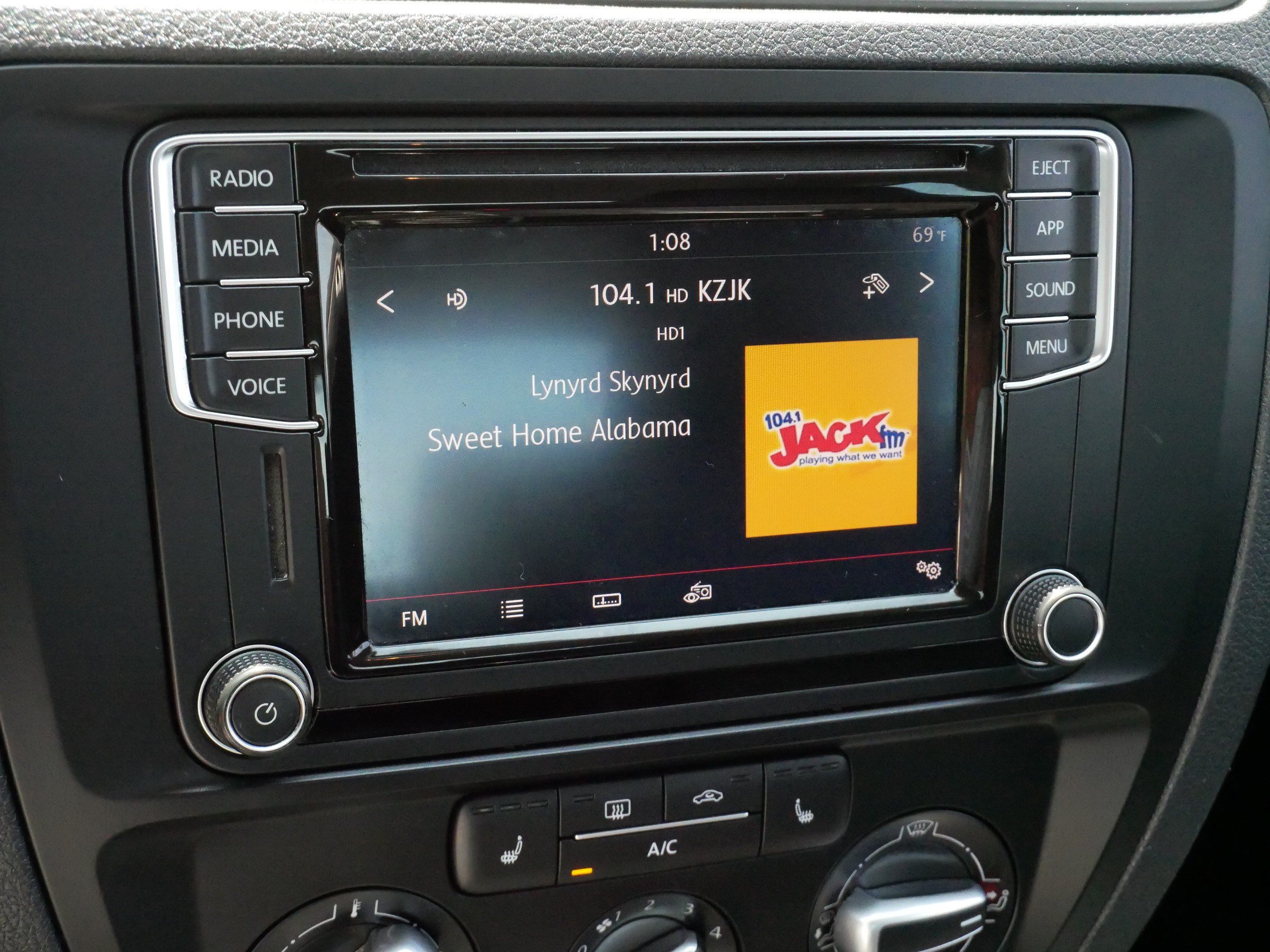Used 2018 Volkswagen Jetta SE FWD image 22