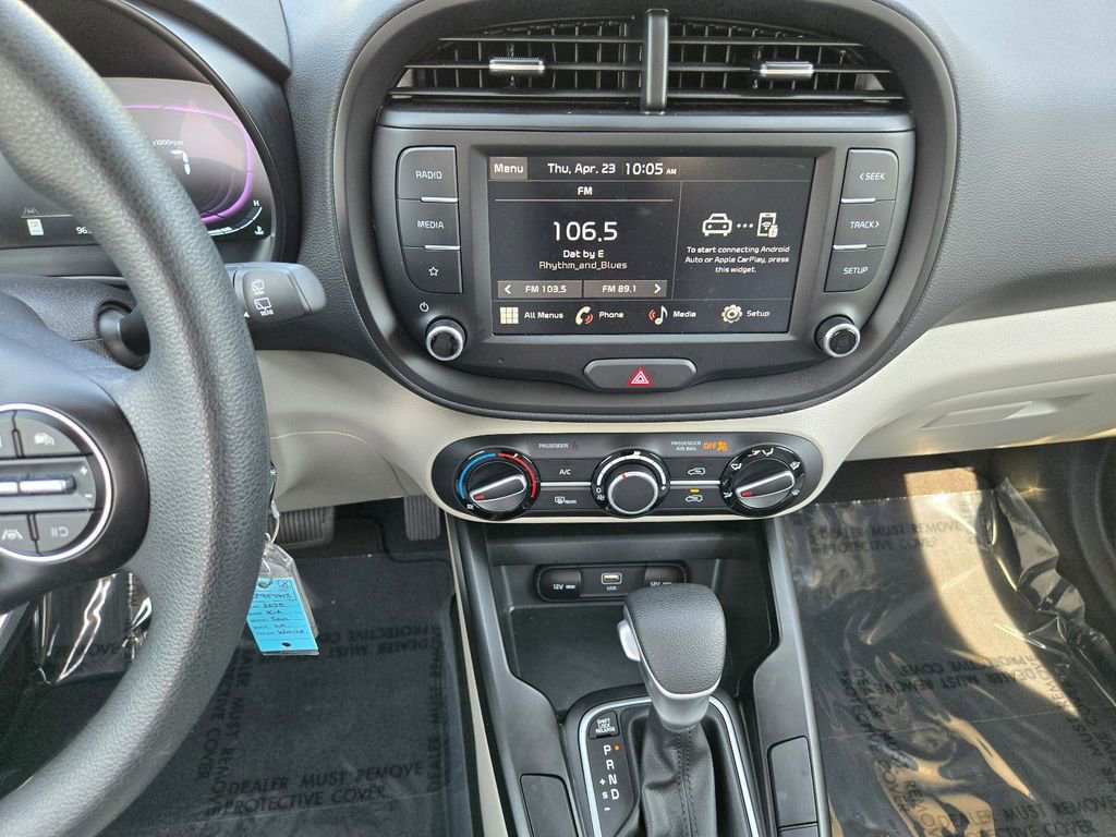 Used 2025 Kia Soul LX FWD image 21