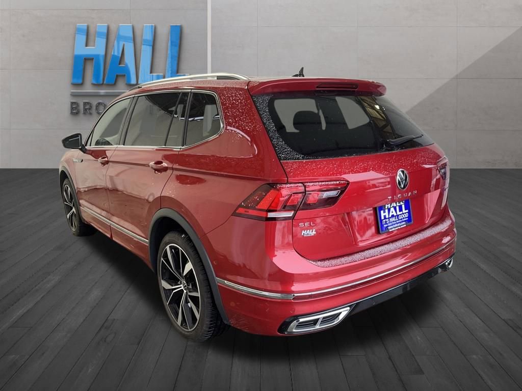 Certified 2024 Volkswagen Tiguan SEL R-Line image 4