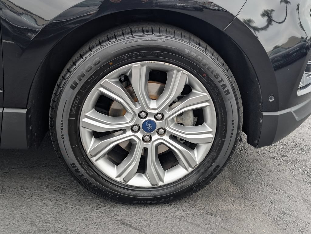 Used 2019 Ford Edge Titanium w/ Equipment Group 301A FWD image 8