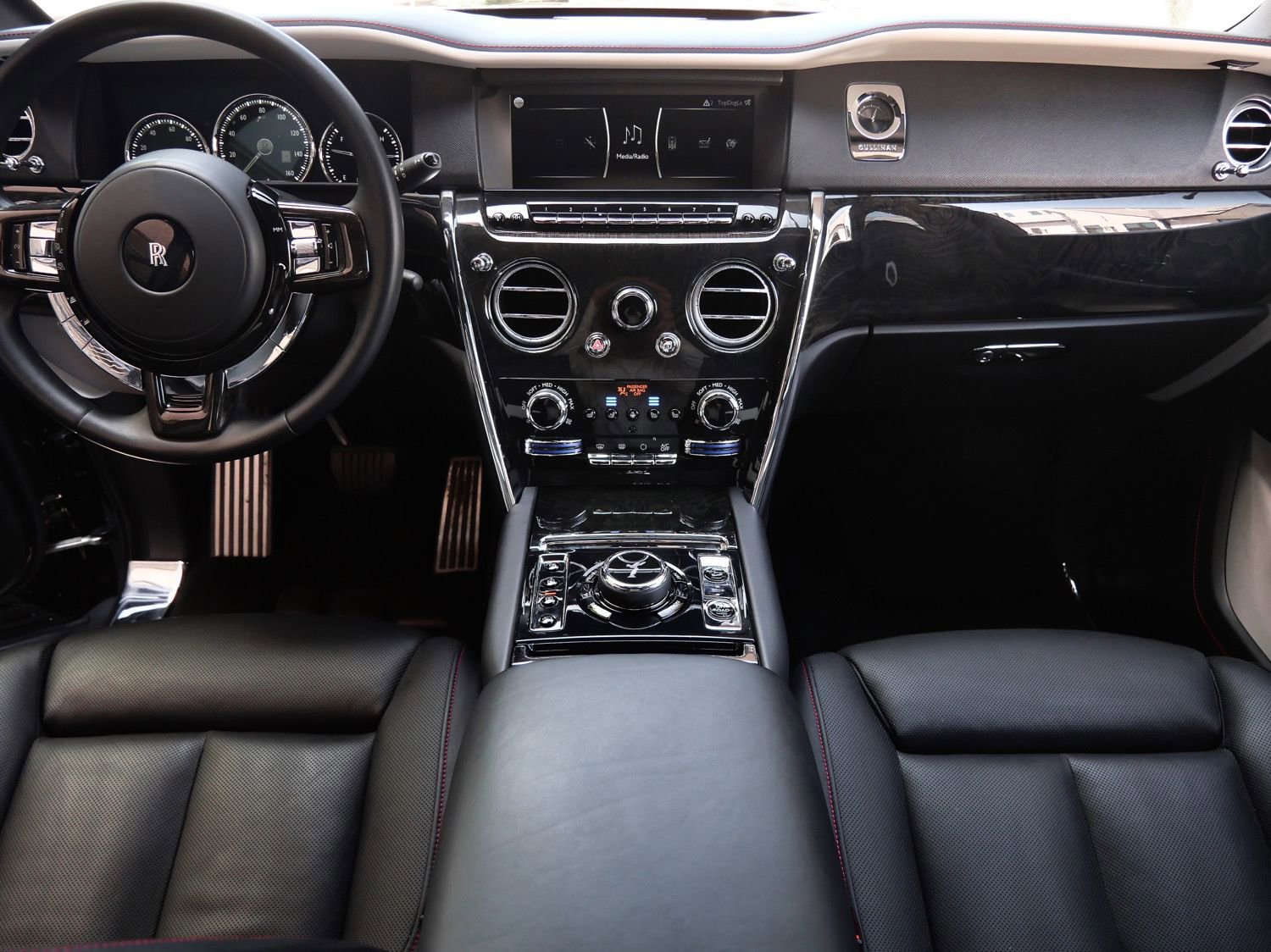 Certified 2022 Rolls-Royce Cullinan w/ Cullinan Package AWD/4WD image 4