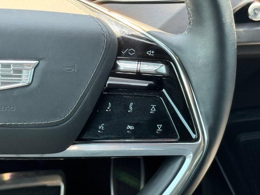 Used 2026 Cadillac Vistiq Platinum w/ LPO, Floor Liner Package AWD/4WD image 25