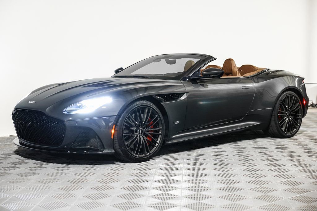 Used 2021 Aston Martin DBS Superleggera Volante image 19