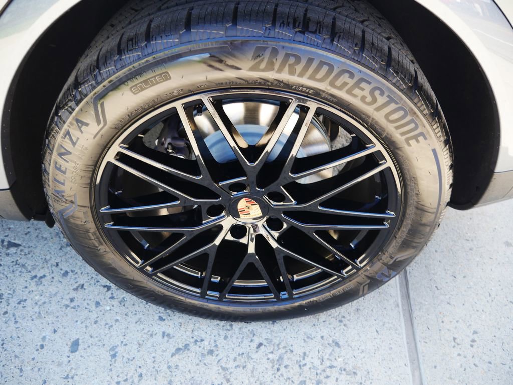 New 2026 Porsche Cayenne AWD/4WD image 10