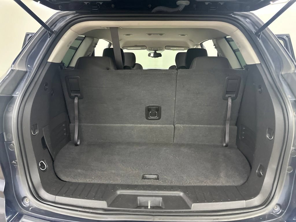 Used 2015 Chevrolet Traverse LT w/ Style and Technology Package FWD image 28