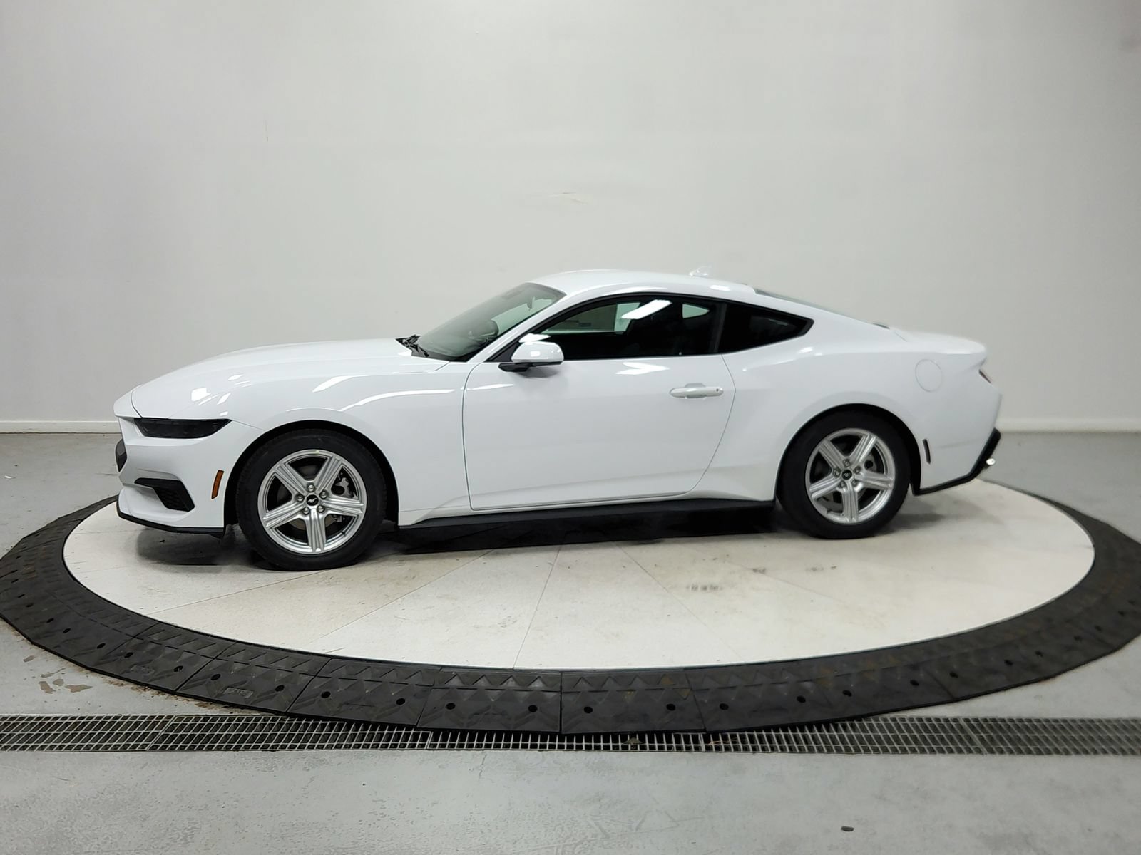 New 2026 Ford Mustang Coupe RWD image 5