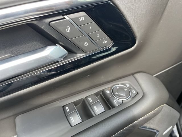 New 2026 Chevrolet Suburban Premier w/ Sun And Tow Package AWD/4WD image 13