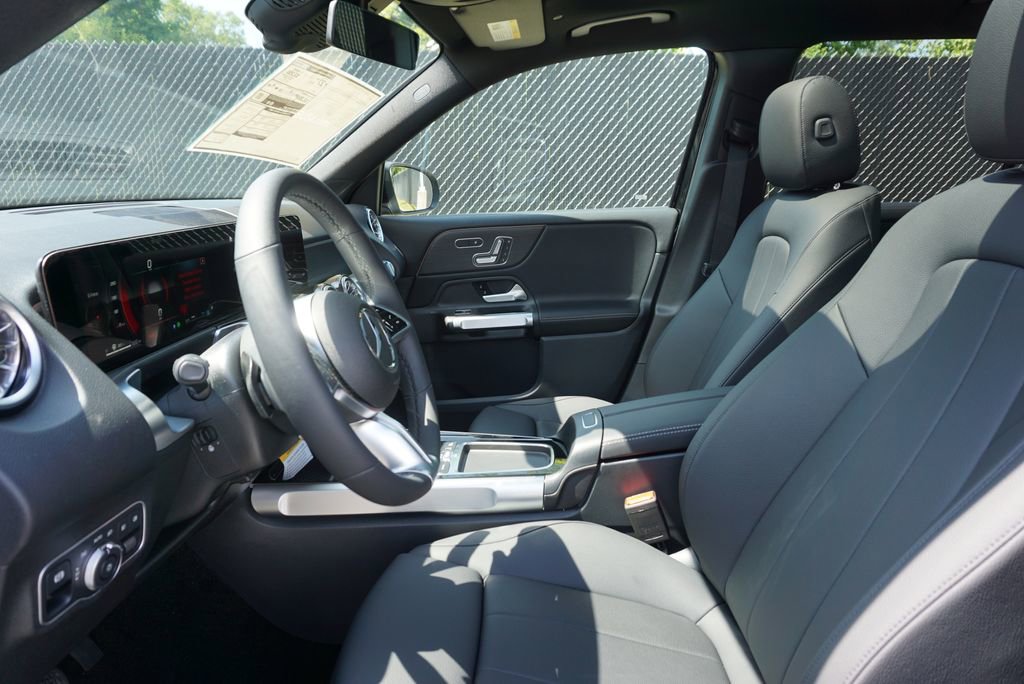 New 2025 Mercedes-Benz GLB 250 4MATIC image 24