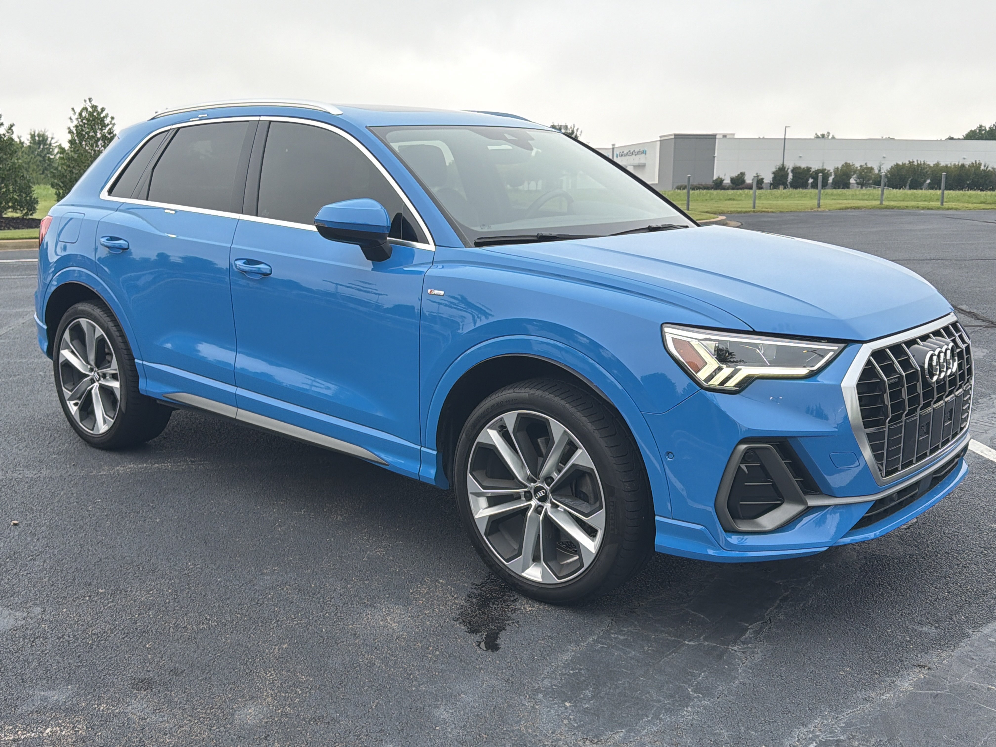Used 2020 Audi Q3 2.0T Prestige w/ Prestige Package AWD/4WD image 2