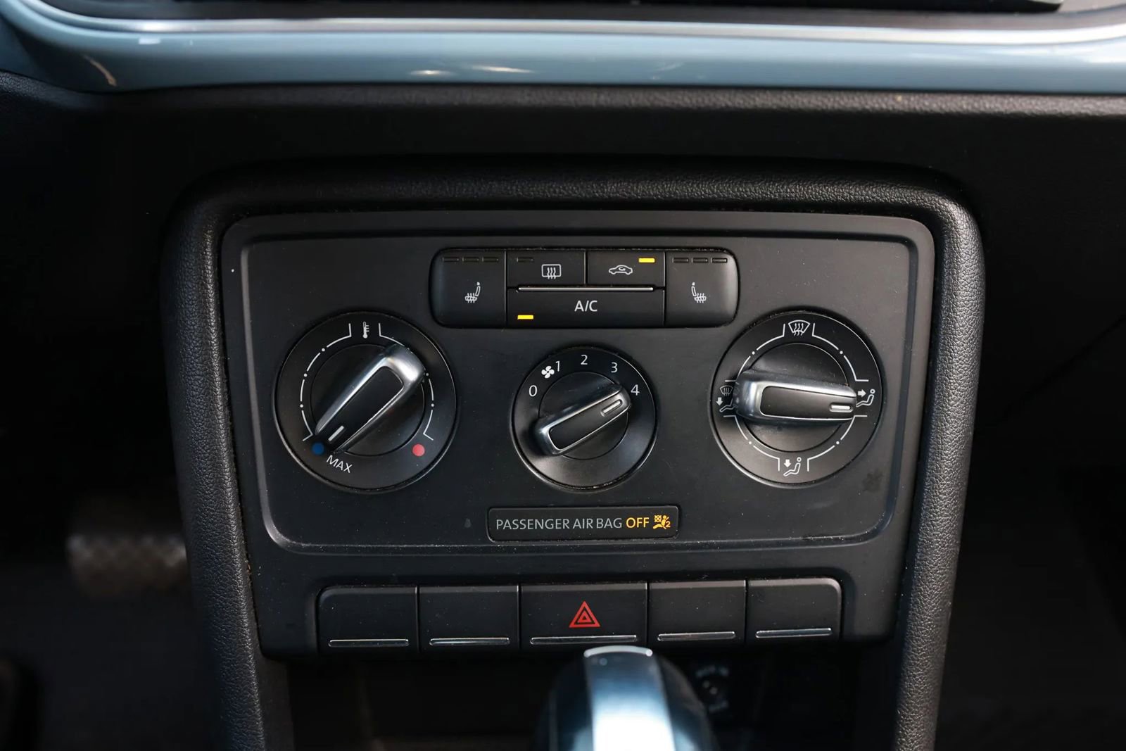 Used 2013 Volkswagen Beetle 2.5 image 31