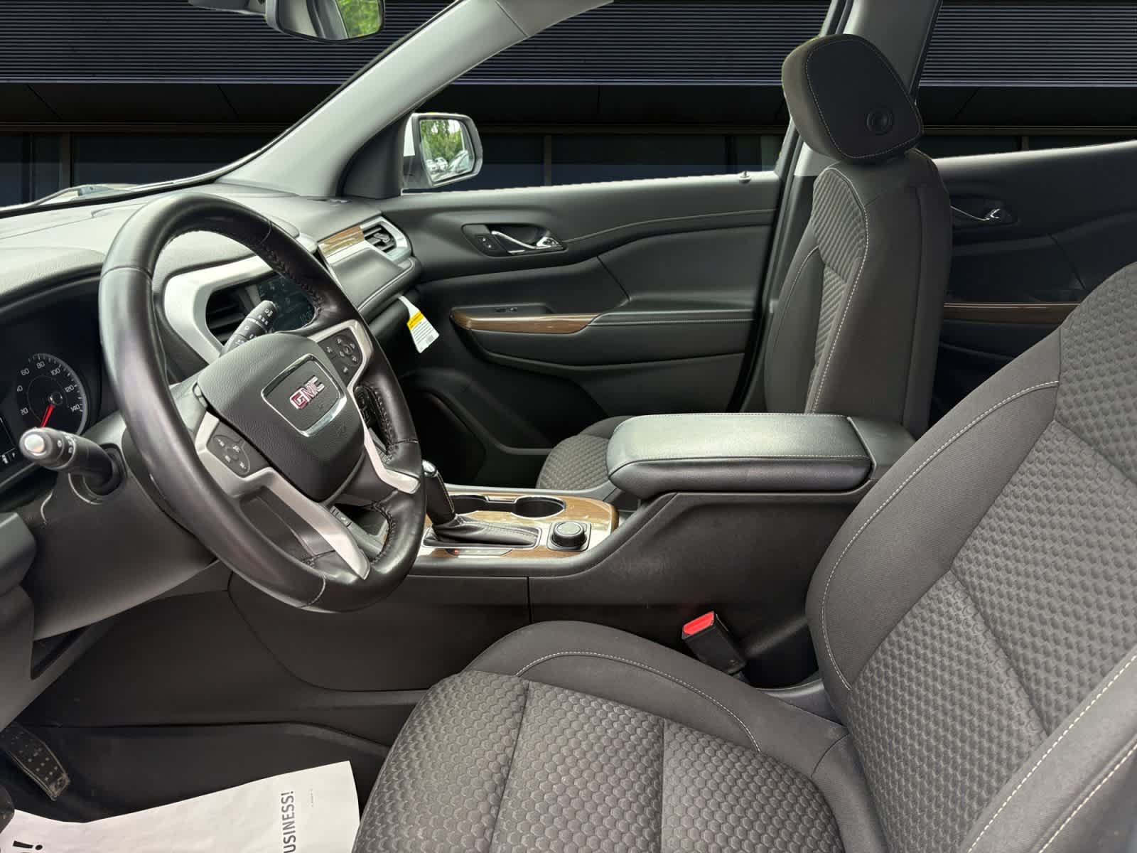 Used 2019 GMC Acadia SLE w/ Driver Alert Package I FWD image 2