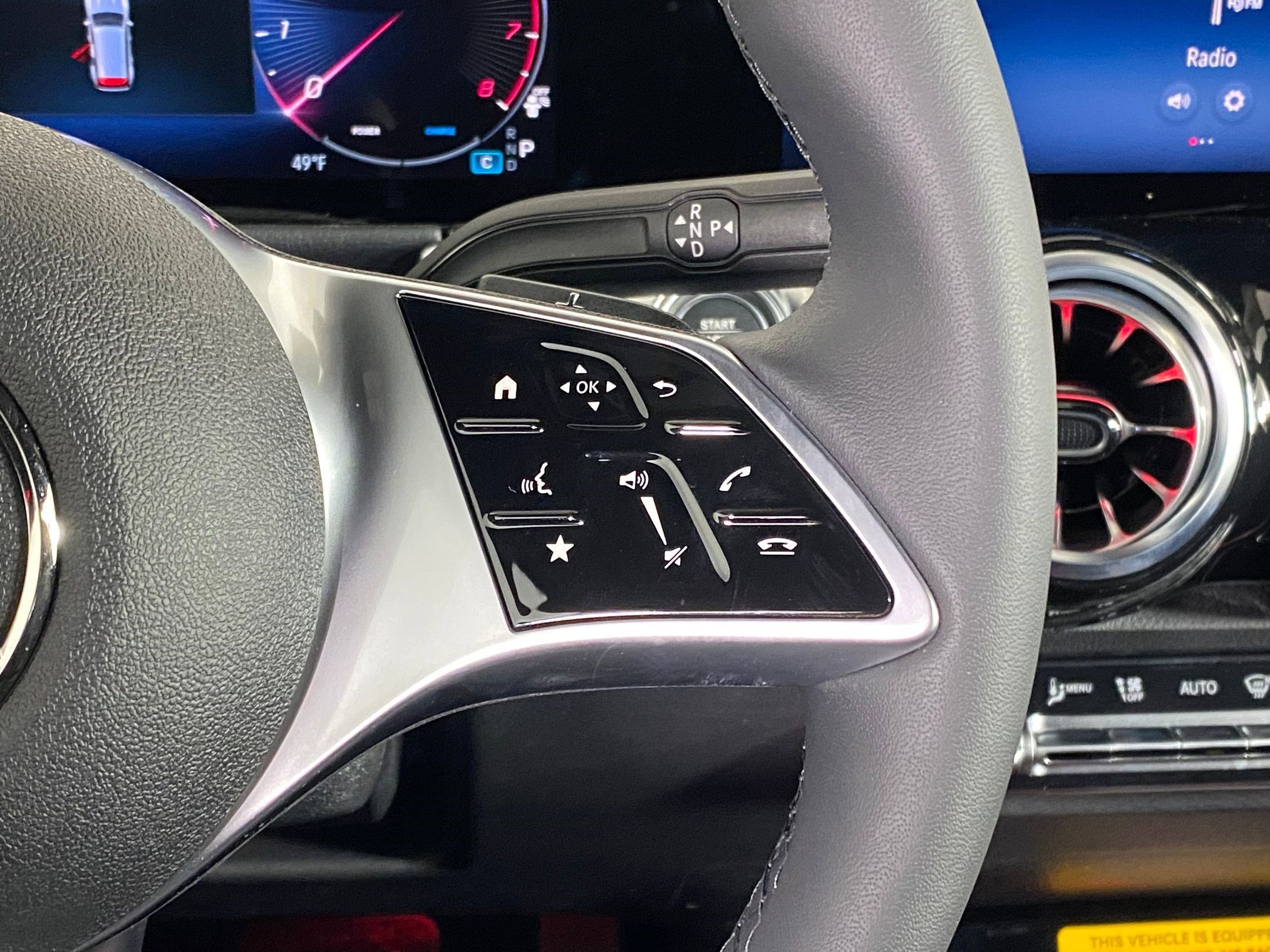 New 2025 Mercedes-Benz GLB 250 4MATIC image 28