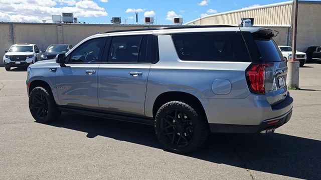 Used 2023 GMC Yukon XL AT4 w/ AT4 Premium Package AWD/4WD image 7
