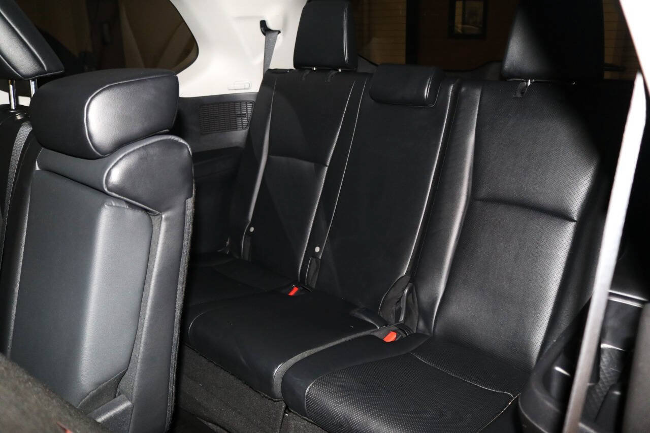 Used 2024 Toyota Grand Highlander AWD image 15