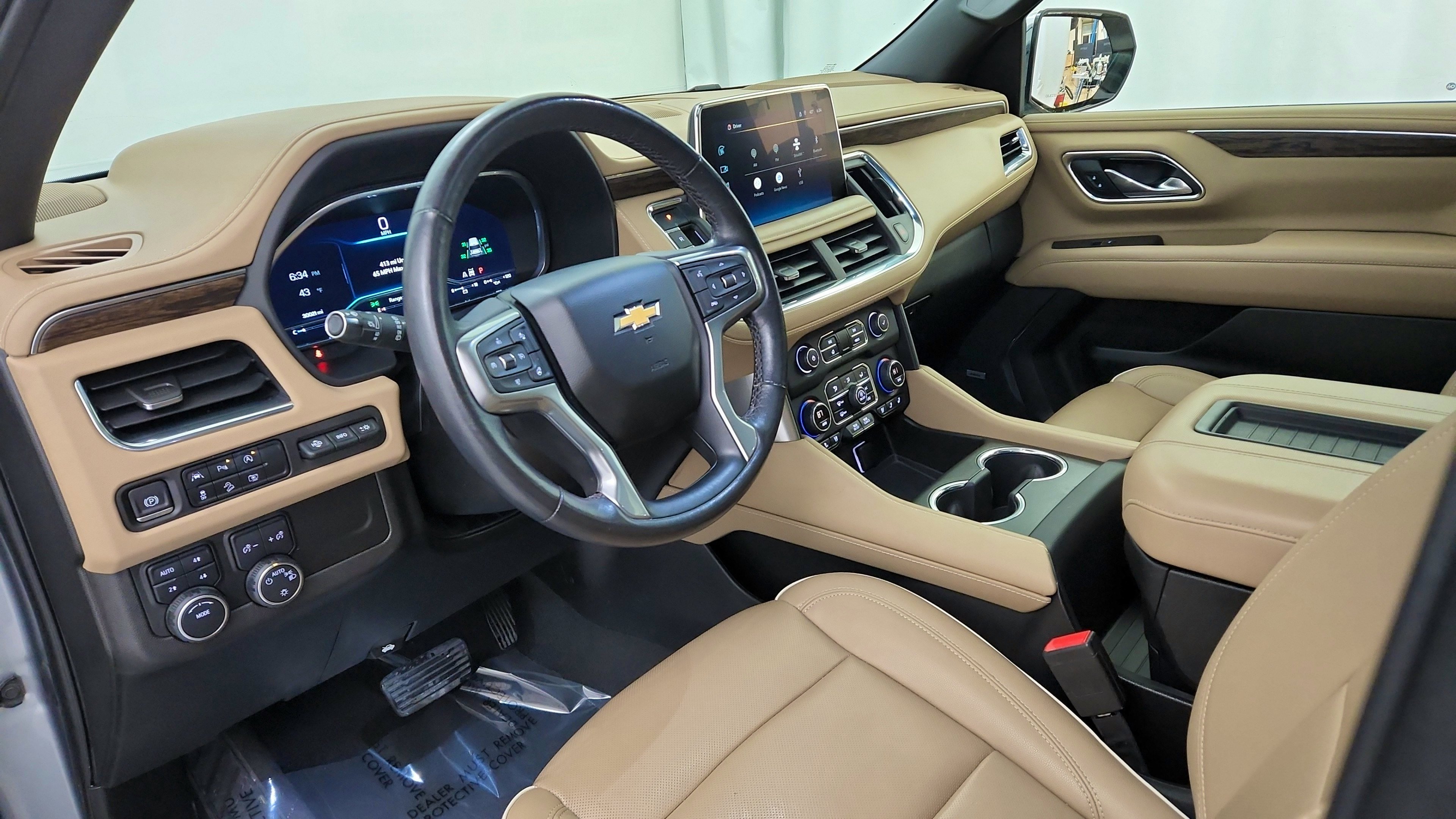Used 2023 Chevrolet Suburban Premier AWD/4WD image 17